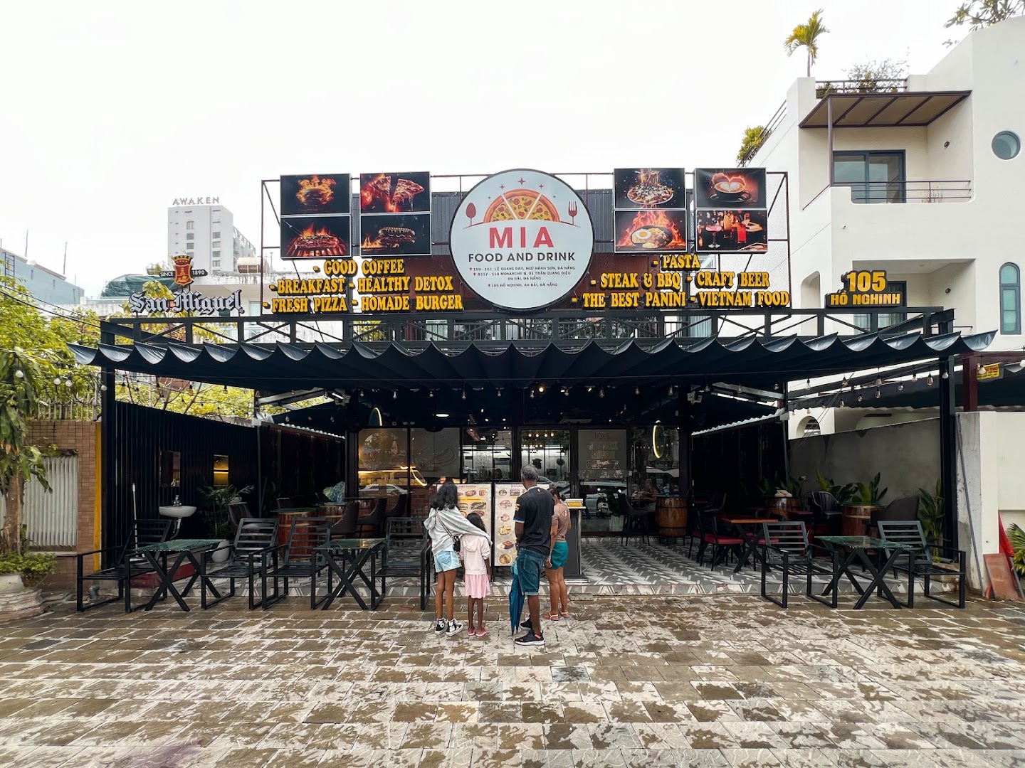 Mia Food And Drink