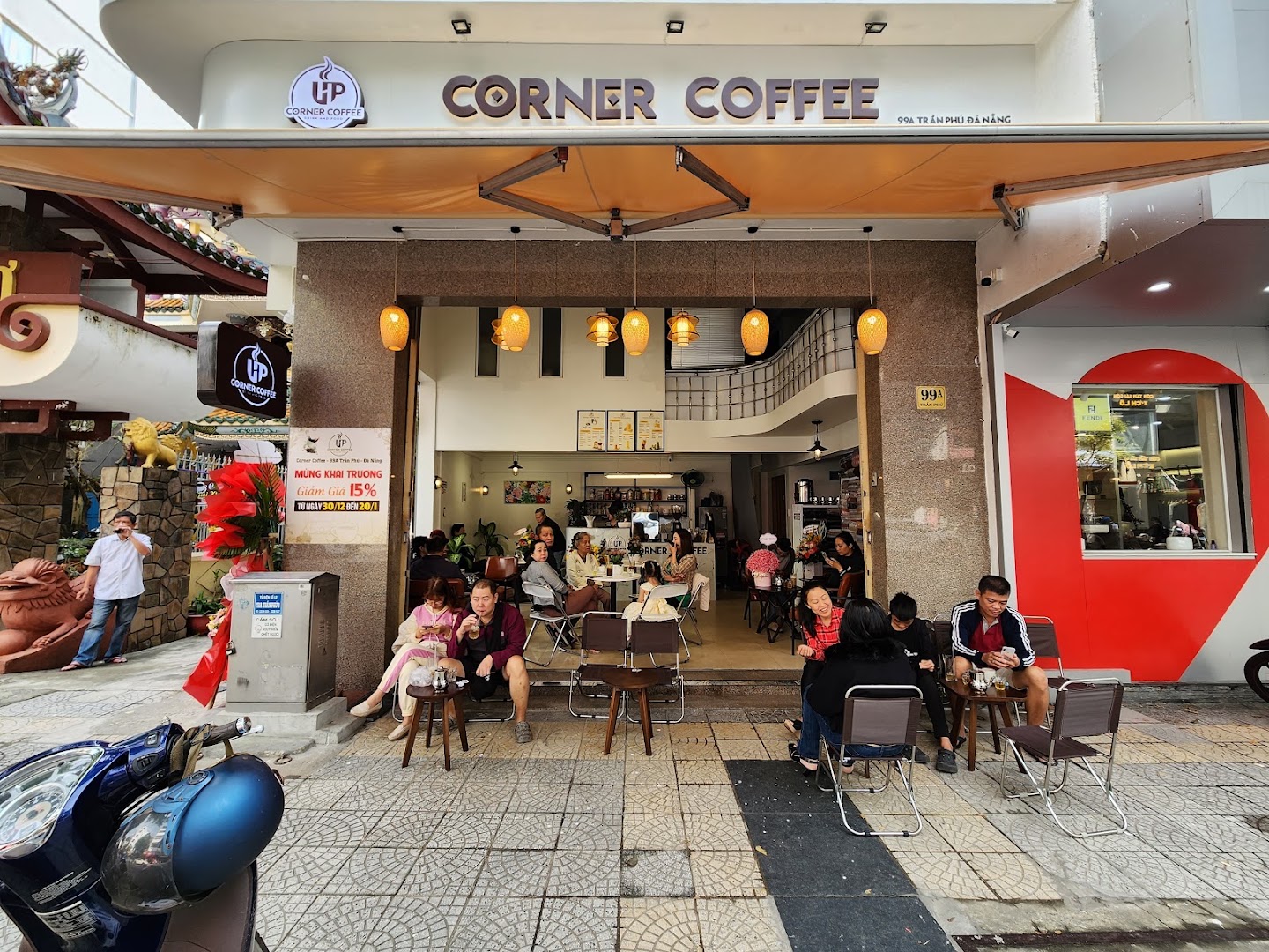 CORNER COFFEE ( ca phe truyen thong viet nam)
