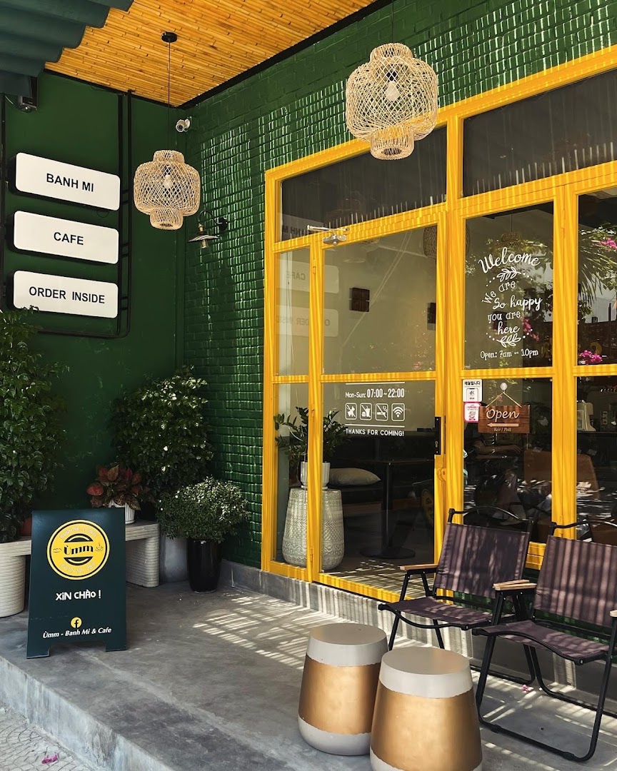Umm Banh Mi & Cafe - Chau Thi Vinh Te