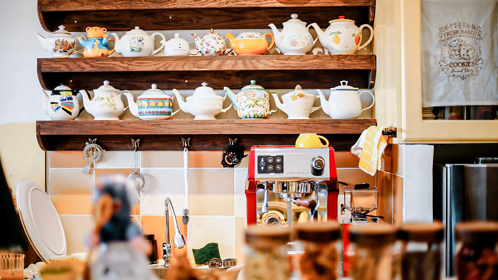 Bong-appetit! Tea room . Home - baked . Coffee