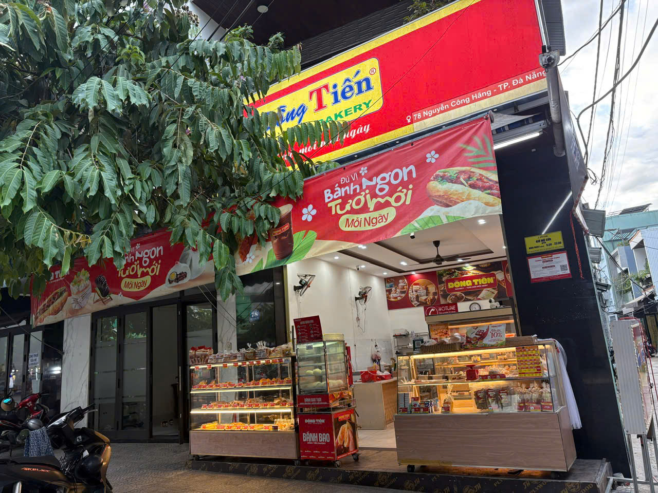 Dong Tien Bakery - Nguyen Cong Hang